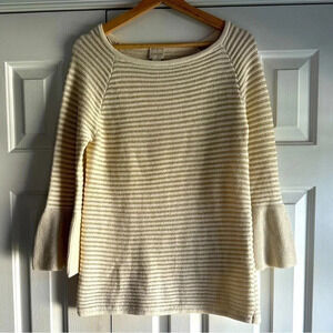 Chico’s Women’s tunic sweater tan, white w/ thin gold thread size 0